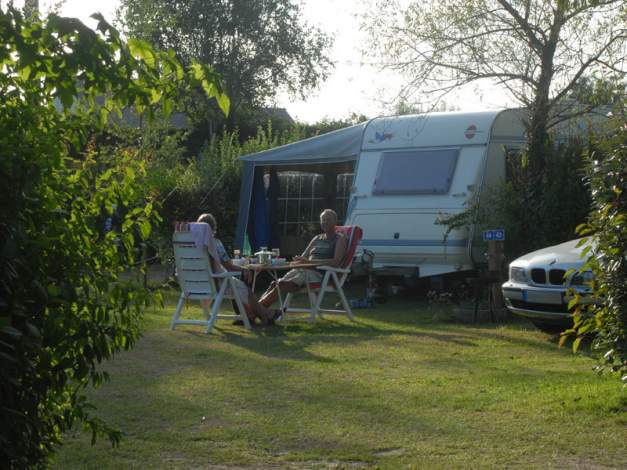 Emplacement de camping-car au camping de la Piscine à Fouesnant