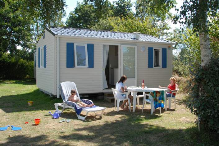 DE LA PISCINE **** : Camping Bretagne